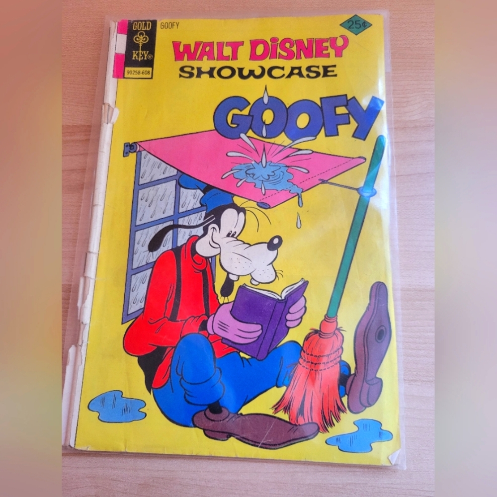Walt Disney Showcase Goofy Comic Book